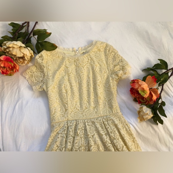 1950s style yellow lace vintage swing dress - Picture 7 of 10